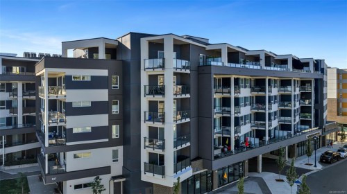 608-947 Whirlaway Cres, Langford, BC - Outdoor With Facade