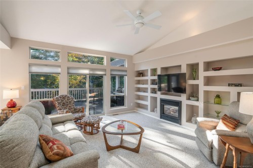 3285 Hobart Pl, Nanoose Bay, BC 