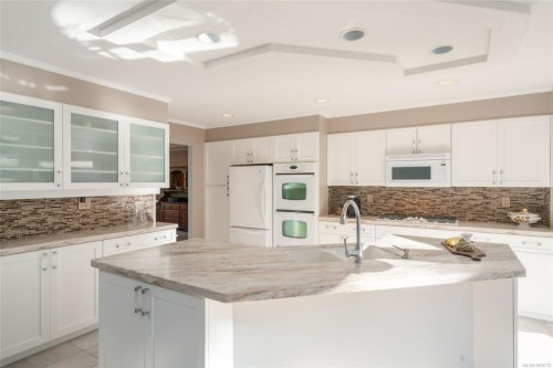 3285 Hobart Pl, Nanoose Bay, BC 