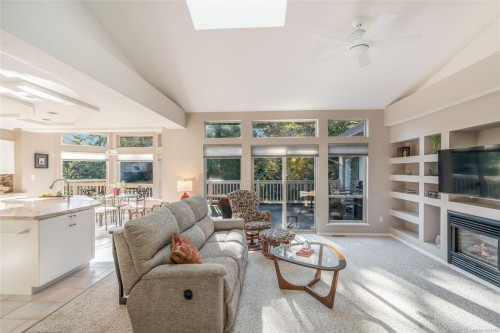 3285 Hobart Pl, Nanoose Bay, BC 