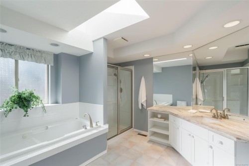 3285 Hobart Pl, Nanoose Bay, BC 