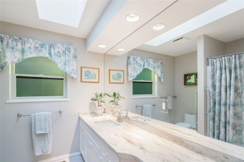 3285 Hobart Pl, Nanoose Bay, BC 