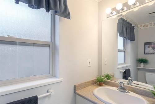 3285 Hobart Pl, Nanoose Bay, BC 