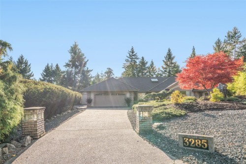 3285 Hobart Pl, Nanoose Bay, BC 
