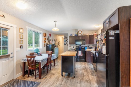 2998 Cumberland Rd, Courtenay, BC 