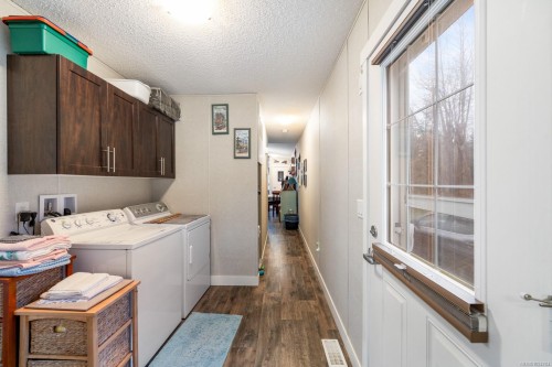 2998 Cumberland Rd, Courtenay, BC 