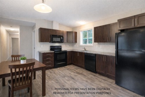 2998 Cumberland Rd, Courtenay, BC 