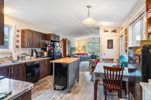 2998 Cumberland Rd, Courtenay, BC 