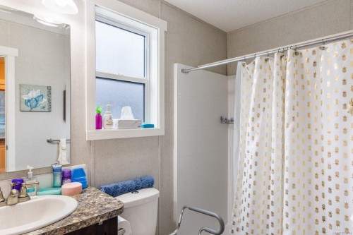 2998 Cumberland Rd, Courtenay, BC 