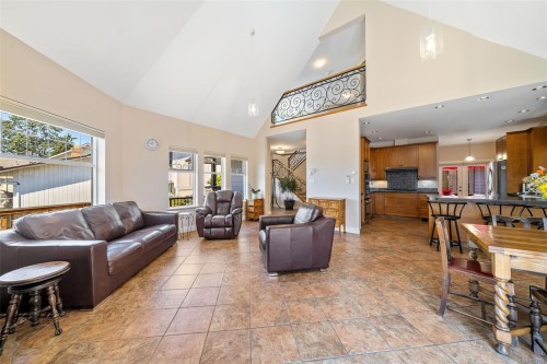 1286 Ocean View Dr, Saanich, BC 