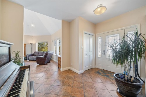 1286 Ocean View Dr, Saanich, BC 