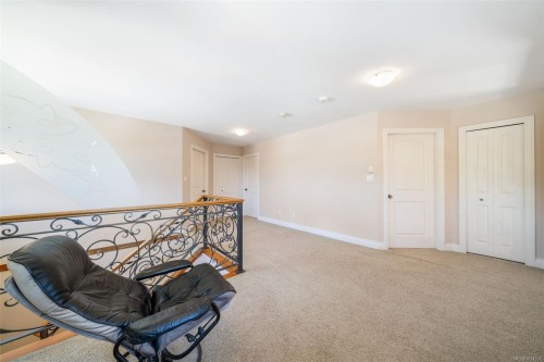 1286 Ocean View Dr, Saanich, BC 