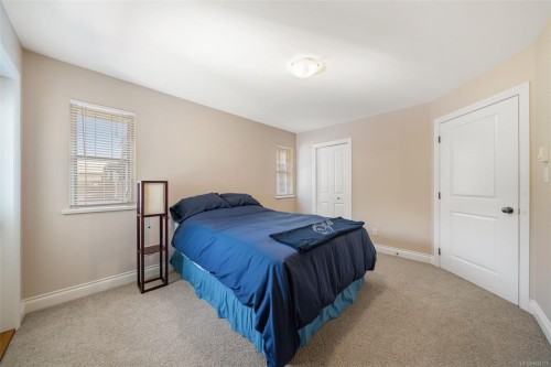 1286 Ocean View Dr, Saanich, BC 