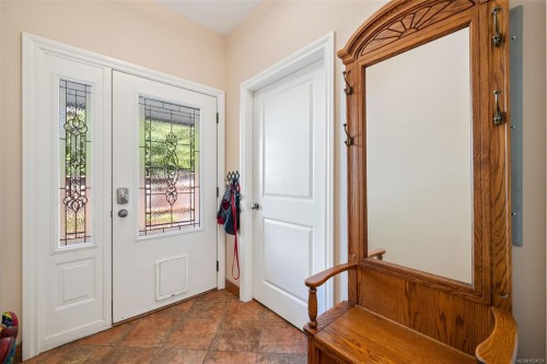 1286 Ocean View Dr, Saanich, BC 