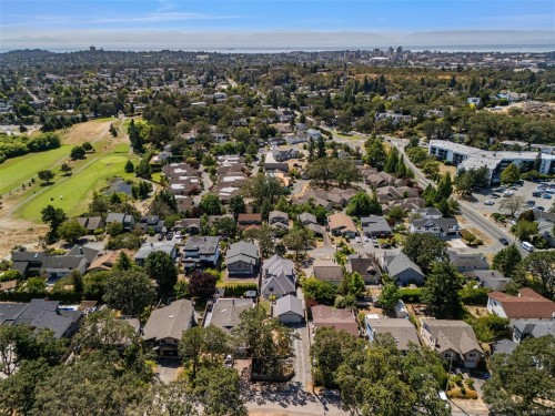 1286 Ocean View Dr, Saanich, BC 