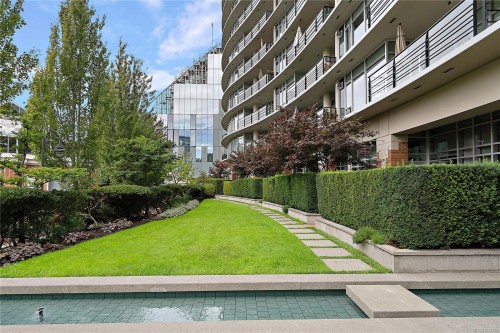 S204-737 Humboldt St, Victoria, BC - Outdoor