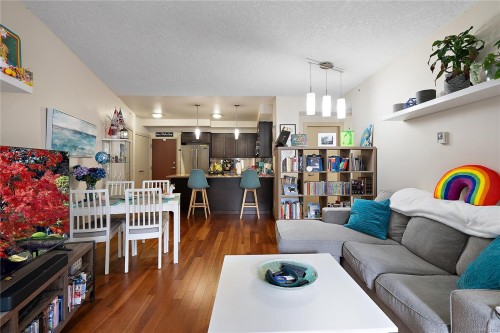 S204-737 Humboldt St, Victoria, BC - Indoor Photo Showing Living Room