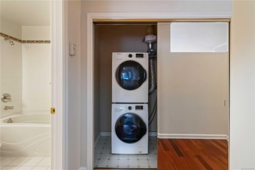 203-165 Kimta Rd, Victoria, BC - Indoor Photo Showing Laundry Room
