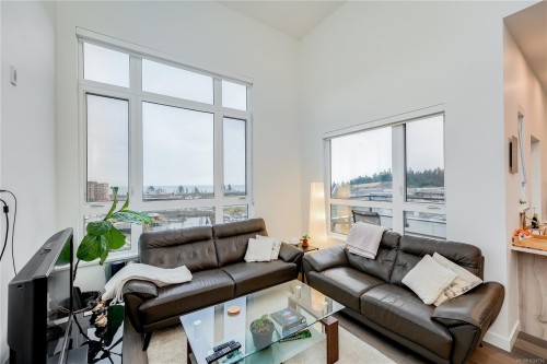 413-3564B Ryder Hesjedal Way, Colwood, BC - Indoor Photo Showing Living Room