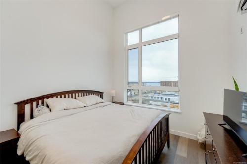 413-3564B Ryder Hesjedal Way, Colwood, BC - Indoor Photo Showing Bedroom