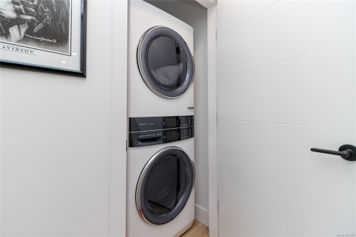 127-920 Reunion Ave, Langford, BC - Indoor Photo Showing Laundry Room