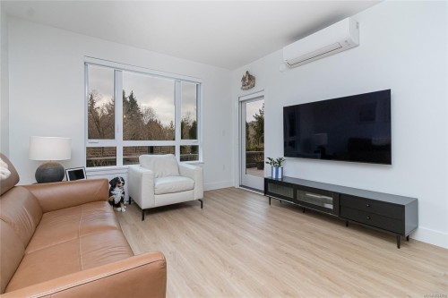 127-920 Reunion Ave, Langford, BC - Indoor Photo Showing Living Room