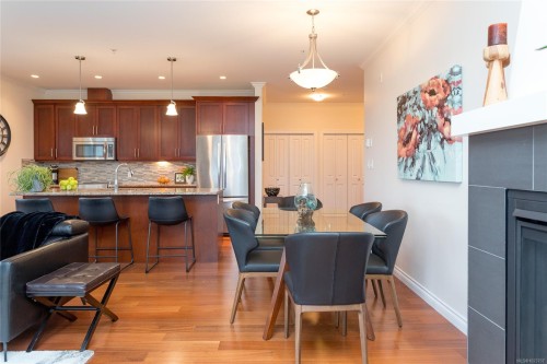 402-2409 Bevan Ave, Sidney, BC - Indoor