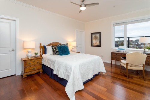 402-2409 Bevan Ave, Sidney, BC - Indoor Photo Showing Bedroom