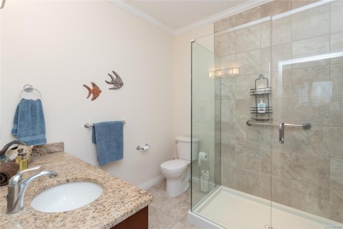 402-2409 Bevan Ave, Sidney, BC - Indoor Photo Showing Bathroom