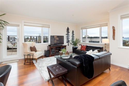 402-2409 Bevan Ave, Sidney, BC - Indoor Photo Showing Living Room
