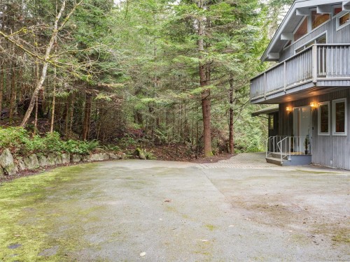 1829 Lands End Rd, North Saanich, BC 