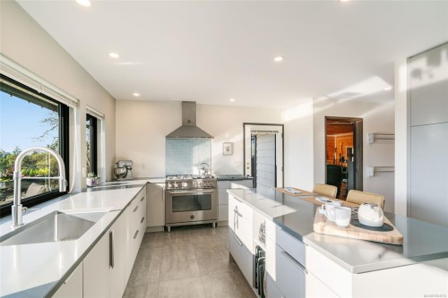 2405 Chain Way, Nanoose Bay, BC 