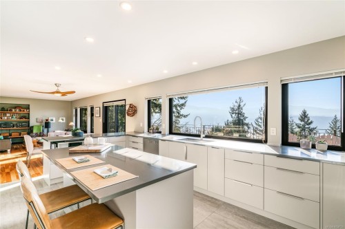 2405 Chain Way, Nanoose Bay, BC 