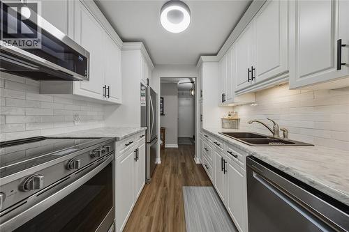 10 Derby Lane Unit# 401, Sarnia, ON - Indoor Photo Showing Kitchen With Double Sink With Upgraded Kitchen