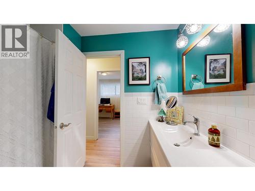 5040 Hansen Court, 108 Mile Ranch, BC - Indoor Photo Showing Bathroom
