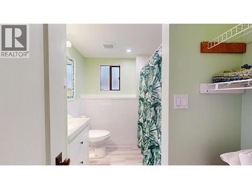 5040 Hansen Court, 108 Mile Ranch, BC - Indoor Photo Showing Bathroom