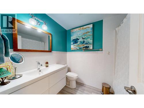 5040 Hansen Court, 108 Mile Ranch, BC - Indoor Photo Showing Bathroom