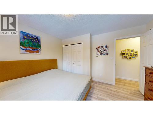 5040 Hansen Court, 108 Mile Ranch, BC - Indoor Photo Showing Bedroom