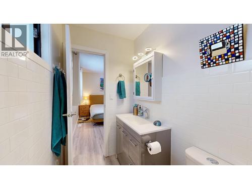 5040 Hansen Court, 108 Mile Ranch, BC - Indoor Photo Showing Bathroom