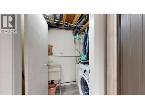 5040 Hansen Court, 108 Mile Ranch, BC - Indoor Photo Showing Laundry Room