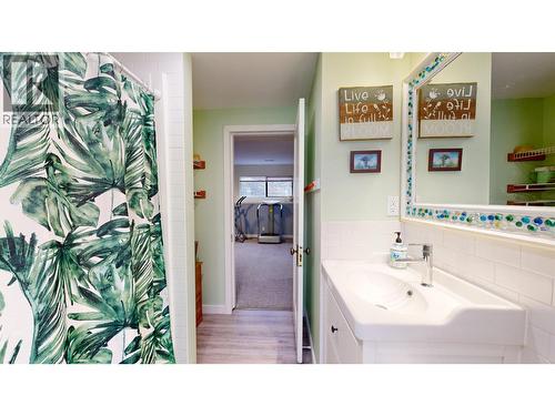 5040 Hansen Court, 108 Mile Ranch, BC - Indoor Photo Showing Bathroom
