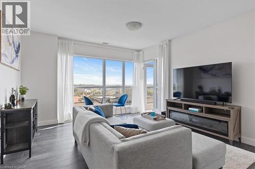 1 Victoria Street S Unit# 1113, Kitchener, ON - Indoor Photo Showing Living Room