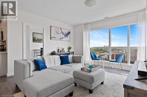 1 Victoria Street S Unit# 1113, Kitchener, ON - Indoor Photo Showing Living Room
