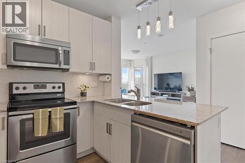1 Victoria Street S Unit# 1113, Kitchener, ON - Indoor Photo Showing Kitchen With Stainless Steel Kitchen With Double Sink With Upgraded Kitchen
