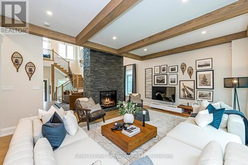 106 Dorothy Drive, Blue Mountains, ON - Indoor Photo Showing Living Room With Fireplace