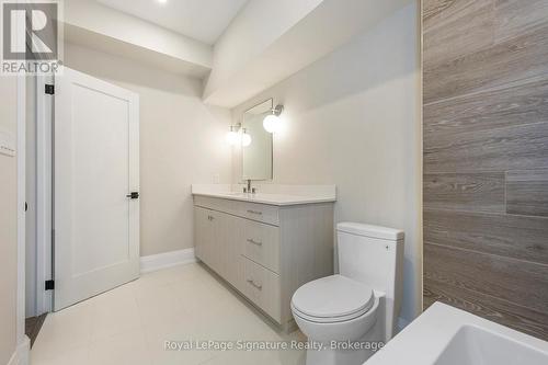 106 Dorothy Drive, Blue Mountains, ON - Indoor Photo Showing Bathroom