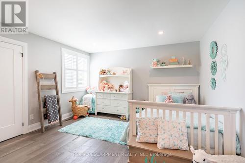 81 Flanders Drive, Hamilton, ON - Indoor Photo Showing Bedroom