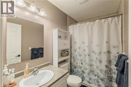 20 Mcconkey Crescent Unit# 46, Brantford, ON - Indoor Photo Showing Bathroom