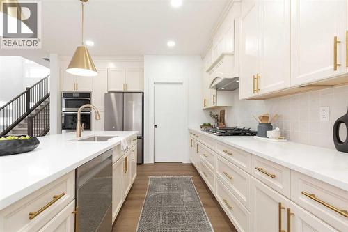 332 Rivergrove Chase W, Lethbridge, AB - Indoor Photo Showing Kitchen With Upgraded Kitchen