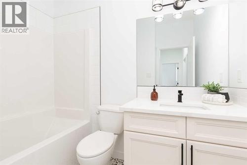 332 Rivergrove Chase W, Lethbridge, AB - Indoor Photo Showing Bathroom